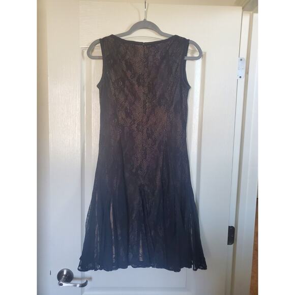 Tadashi Shoji Black Netted and Floral Lace Knee Length Gothic Dress, Size 6 - Picture 9 of 13